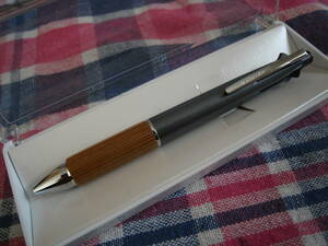 三菱鉛筆　Uni 多機能ペン ジェットストリーム 4&1