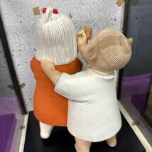 ◆中古 日本人形 陶器人形 2点まとめ売り コレクション ガラスケース付 置物 飾り 和風 インテリア 昭和レトロ 142-51_画像4
