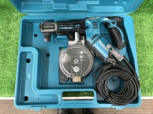 【中古品】makita(マキタ) 41㎜ 100vオートパックスクリュードライバ 正逆転両用 6841R IT5O8VTI028B