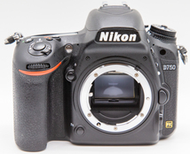 ★NIKON ニコン D750 ボディ（シャッター数3,209回）★_画像2