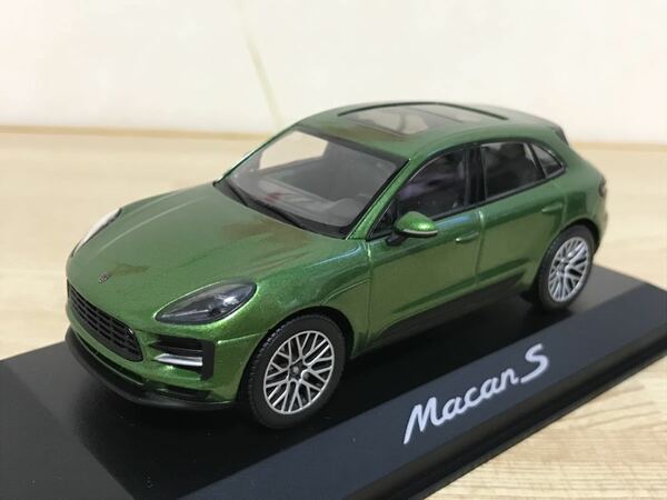 送料無料　1/43 ポルシェ マカン S ミニカー　PORSCHE Macan S