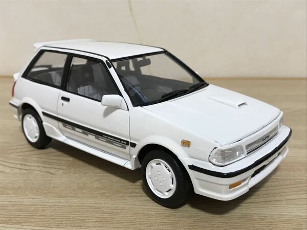 送料無料 1/24 エンジン付きプラモデル完成品　トヨタ スターレット ターボ EP71 TOYOTA STARLET TURBO 旧車 国産名車コレクションの仲間に