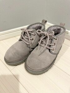 お値下げしました!!UGG ムートン ショートブーツ　ニューメル　レースアップ グレー キッズ レディース スニーカー