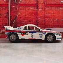 送料込み　ハセガワ　ランチアラリー037 1/24 組み立て済みプラモデルジャンク品　HASEGAWA LANCIA _画像9