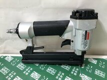 中古品 エア工具 makita マキタ エアータッカー 10mm AT1025BZ 常圧 通常圧 IT360ANQ0RHG_画像3