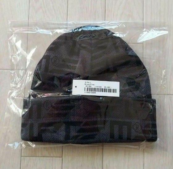 新品！Supreme☆ニット帽　ブラック　ユニセックス　フリーサイズ　メンズ　シュプリームニット帽　メンズニット帽