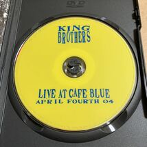 DVD KING BROTHERS / LIVE AT CAFE BLUE UKDV1112 キングブラザーズ 背に日焼け ライナー傷みあり_画像3