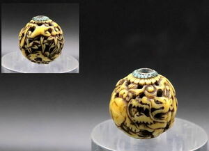 《幸》　 牙 製 麒麟 彫 緒締玉 ： 東洋彫刻 天然素材 玉 提げ物 彫刻