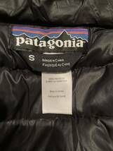 patagonia パタゴニア p6 ダウンジャケット ダウンセーター フーディー デカタグ　ブラック　２００８年製　ＲＷＷ　Ｓサイズ　古着_画像10