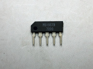 ★ルネサス リセットIC M51957B 5ピンSIP バラ売り (Renesas Electronics)　管理番号[F2-B0192]