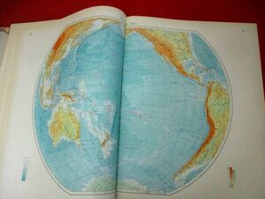 a063●1974年　世界地図帳　ウクライナ　大型本　ソ連　ロシア　日本　韓国　台湾　古地図 洋書　和本 古書 古文書