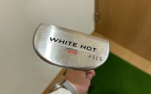 美品　ODYSSEY オデッセイ WHITE HOT XG #5 CS ホワイトホット センターシャフト 33インチ グリップ新しいです。