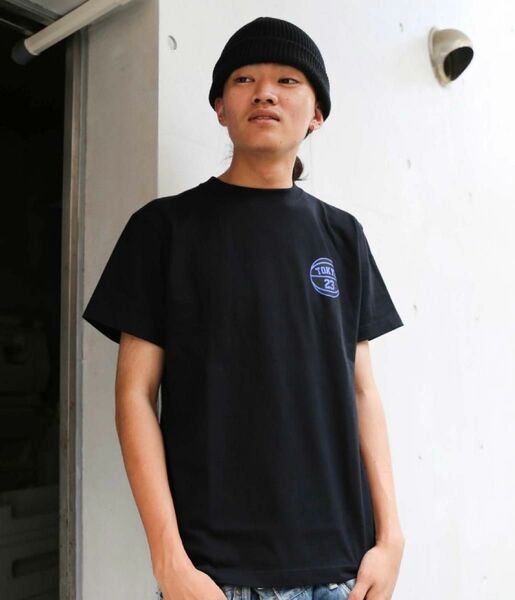 XL TOKYO 23 x SECRET BASE LOGO TEE BLACK/BLUE 21FA-I