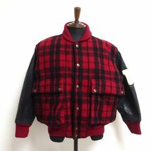 ◆BIGI ビギ スタジャン ウールジャケット ジャンパー 袖羊革 バックロゴ ワッペン チェック 赤×黒 レッド×ブラック M_画像1