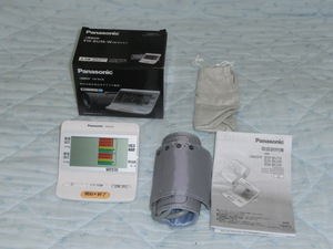 【未使用品で購入】パナソニック PanasonicEW-BU36-W [上腕式血圧計]　数回使用しましたので中古扱いです。