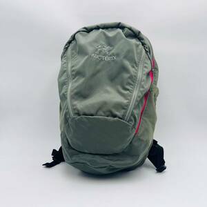 ARC’TERYX mantis Backpack アークテリクス マンティス バックパック リュック カーキ グリーン ピンク 通勤 通学 登山 ハイキング 