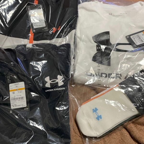 アンダーアーマー2024福袋　レディースSMサイズ UNDER ARMOUR