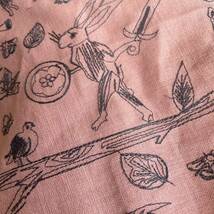 サーモンピンクヨーロッパ刺繍生地森の動物たち麻90%と棉10% ハギレ布_画像9
