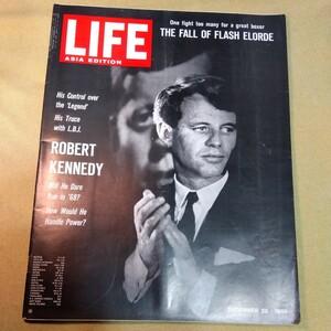 LIFE誌1966.12.26ジョン・F・ケネディ　中国文化大革命　76ページ