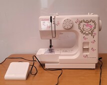 JANOME ジャノメ KT-35 Model 525 コンパクトミシン フットコントローラー 付き 通電確認 針動作OK 中古現状品 ハローキティ 電動ミシン_画像1