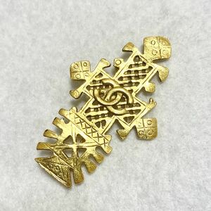 CHANEL シャネル　ヴィンテージ ブローチ　アクセサリー ビンテージ vintage accessory broach ゴールドカラー