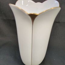 花瓶　花入れ　花器　NARUMI BoneChina ナルミ　 ボーンチャイナ　箱入り　金縁　金彩　白い花瓶　日本製　フラワーベース_画像4