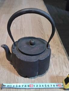 時代　龍文堂造　鉄瓶　１．８ｋｇ　蔵出し品　煎茶道具