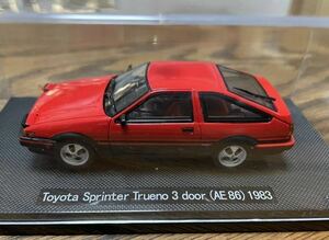 1/43 トヨタ　スプリンター　トレノ　1983 (AE86) 赤/黒