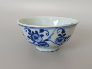 唐物　明時代 青花染付煎茶茶碗　　　(検)虫食い ぐい呑 中国古玩 景徳鎮窯 骨董 初期伊万里 古伊万里 李朝 