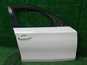 ☆BMW E87 116i 1シリーズ・UE16 2007年式・右フロントドア・内張り付・300 アルピンホワイトIII 白 即発送