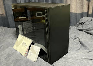 Fractal Design 静音PCケース Define R6 Tempered Glass