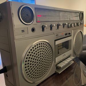 NEC RMS-1150R ワイドステレオFM/AMアンティークラジオ. (X84)