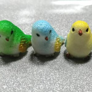 セキセイインコのミニチュアフィギア　小鳥の置物