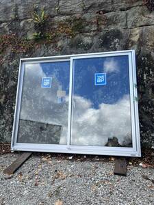YKKpa エピソードIINEO 引違い窓　半外付　未使用品　16513 アルミサッシ ペアガラス 窓 在庫品 引取限る