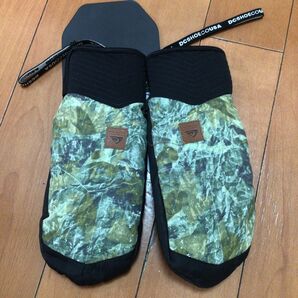 【新品】クイックシルバー スノーグローブ メンズM