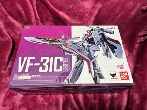 新品未開封 バンダイ DX超合金 マクロスデルタ　VF-31C ジークフリード(ミラージュ・ファリーナ・ジーナス機)