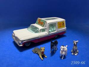 ◆◆絶版 1/43◆◆ Corgi Toys Chevrolet Impala シボレーインパラ　Kennel Club ケンネルクラブ ジオラマ犬付き　＜2309-66＞