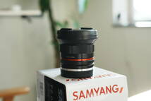 SAMYANG 12mm F2.0 NCS CS ソニー用 E _画像7