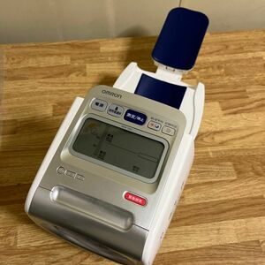 オムロン デジタル自動血圧計 スポットアーム HEM-1021 