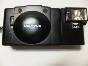 古いオリンパスXA2、SUPERZOOM７００BFフイルムカメラ完動品