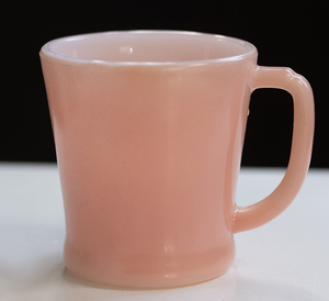 おすすめ！ ファイヤーキング マグ ピンク 桜色 Ｄハンドル 未使用！ 耐熱 ミルクガラス コーヒー ビンテージ アンティーク ココア