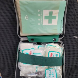 TOYOTA トヨタ 純正 救急セット FIRSTAIDKID ファーストエイドキット クラウン 旧車 当時物 ハイエース マーク2の画像2