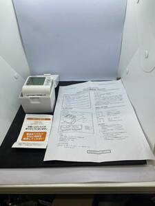 MS-4153 血圧計 オムロン 手首式 ホワイト HEM-6051 稼働確認済 