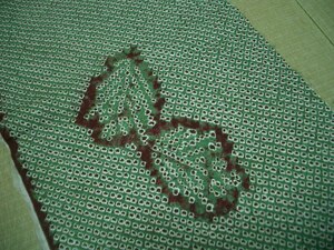 古布正絹絞りはぎれ緑　24強×50㎝　アンティーク昔着物リメイク古裂しぼり
