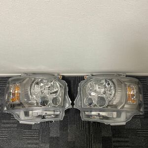 新車外し 超美品 200系 7型 ハイエース ダークプライム2 現行 純正 LED ヘッドライト 左右セット KOITO26-137 打刻:A3 コンピュータ付 ①