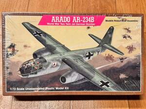 01032 1/72 Lindberg 472 Arado AR-234B World War Two Twin Jet German Bomber リンドバーグ アラド Ar234B 未組立品 未開封品