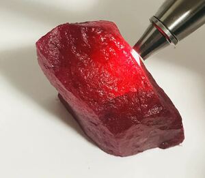 【大地のパワー絶大】天然ルビーコランダム 原石 2364.05Ct Ruby 天然石 パワーストーン 鑑別書付き ソーティング Corundum 宝石 鑑賞石