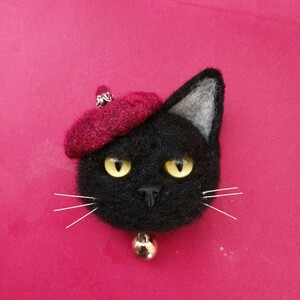 もたこ 羊毛フェルト猫 猫 ハンドメイド　羊毛フェルト黒猫　ベレー帽黒猫　ベレー帽　羊毛フェルトの黒猫　ベレー帽のかぶりもの　黒猫
