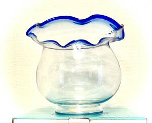 ■■NISSO 江戸時代から続いている手造り金魚鉢 ＬLサイズ（水容量2.6リットル）ガラス製品　爽やかなブルーの縁取り!