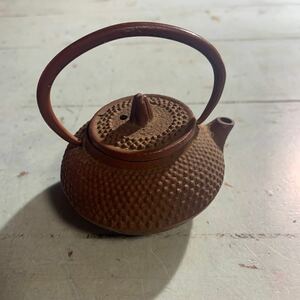 ミニ鉄瓶 飾り 置物 美術品 雑貨ミニ鉄瓶 コレクション 金属工芸 急須 茶道具 茶器 水滴 書道 (9040)